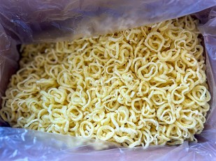 Японские снеки и крекеры: Луковые кольца 