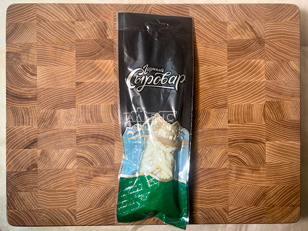 Сыр 100 гр ГОРНЫЙ СЫРОВАР (Косичка с укропом и чесноком) в Мытищах